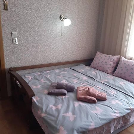 Апартаменты Однокімнатна Shepetivka Экстерьер фото